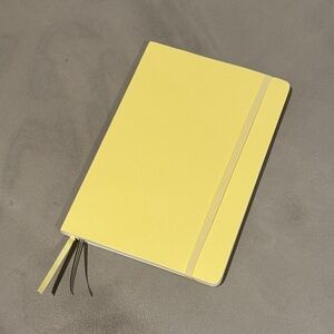 NWOT LEUCHTTURM1917 MEDIUM SIZED PAPER NOTEBOOK YELLOW